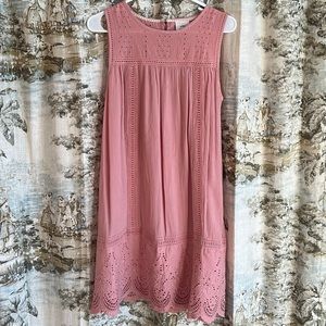 Size small sundress! Would fit an XS-M. I only wore this once.